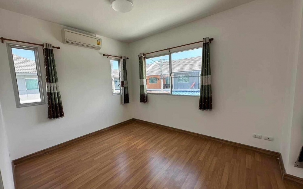 ขายพร้อมผู้เช่า ทาวน์โฮม 2 ชั้น หลังมุม 3 ห้องนอน 2 ห้องน้ำ เครือสหพัฒน์-ศรีราชา