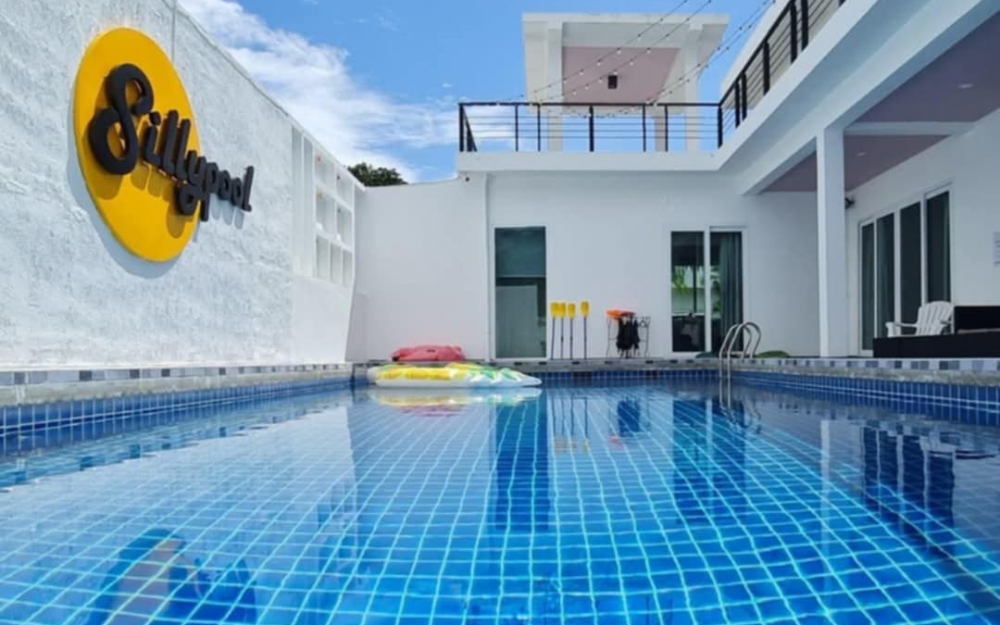 For rent Pool Villa 4 bedrooms 5 bathrooms Bang Saray