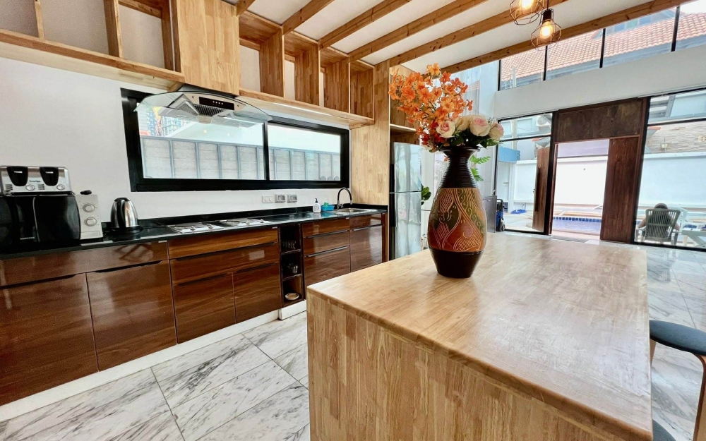 ให้เช่า พูลวิลล่า 5 ห้องนอน ชัยพฤกษ์ จอมเทียน