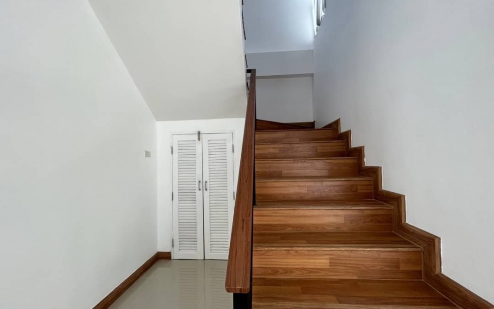 ขายบ้านแฝด 2 ชั้น 3 ห้องนอน 3 ห้องน้ำ บึงวรกิจ (1)