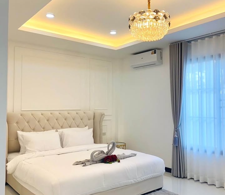 ให้เช่า Pool Villa 2 ชั้น 4 ห้องนอน 5 ห้องน้ำ ซอยสยาม