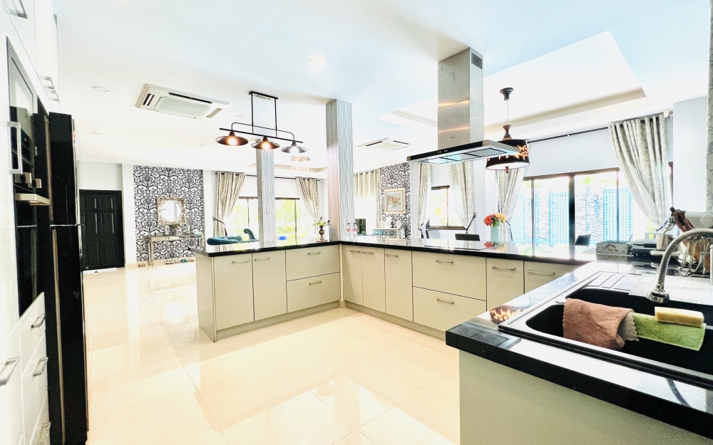 ขาย Pool Villa 2 ชั้น 4 ห้องนอน 4 ห้องน้ำ ห้วยใหญ่ (2)