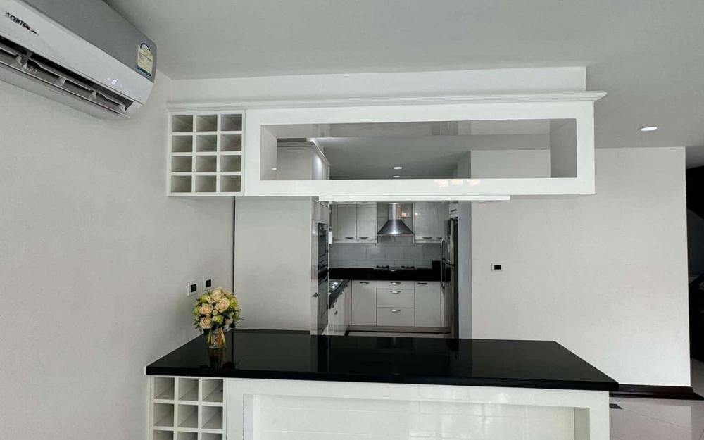 ปล่อยเช่ารายปี บ้าน Pool Villa 2 ชั้น พัทยาเหนือ 4 ห้องนอน 4 ห้องน้ำ