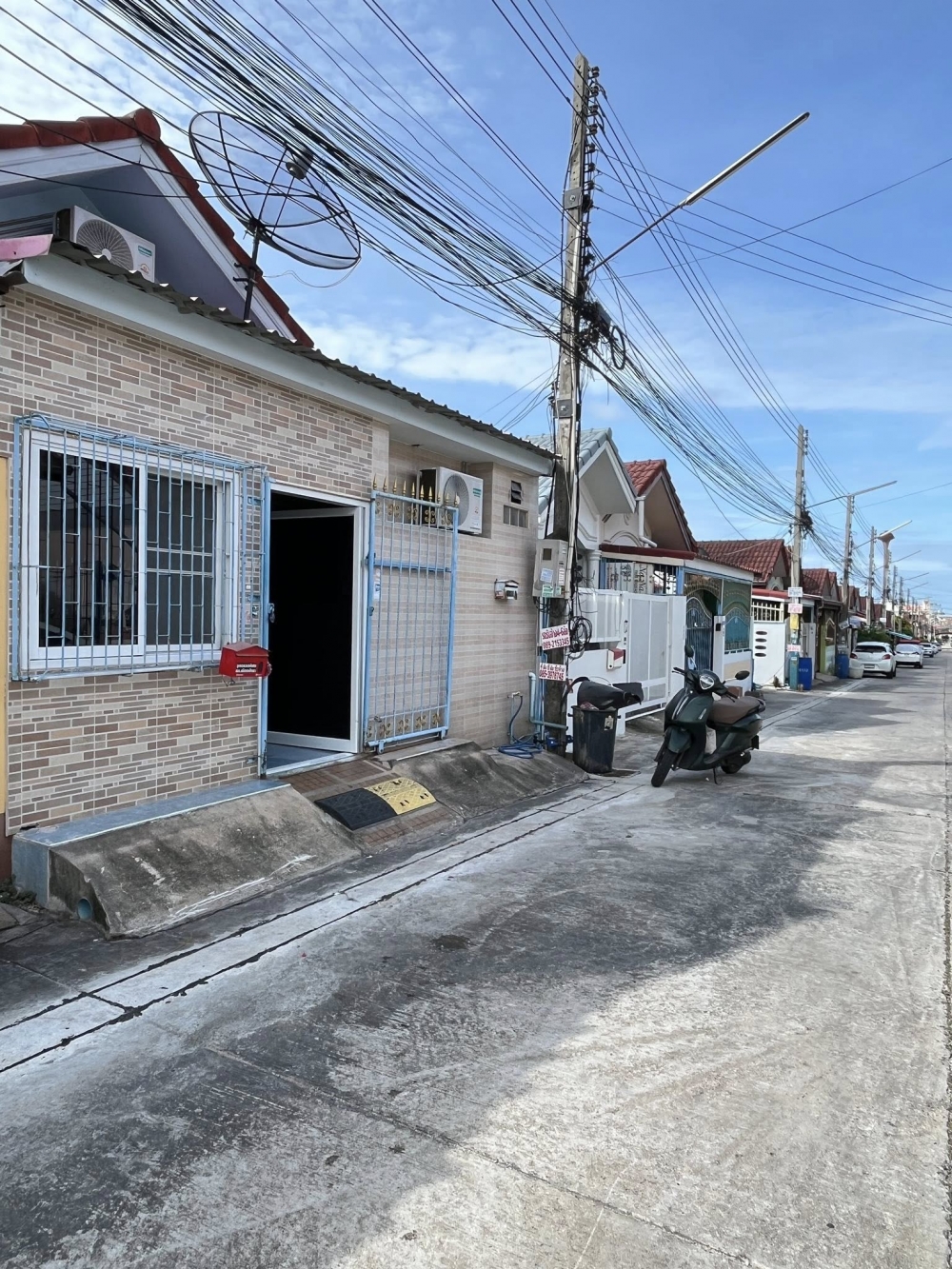 ขาย ทาวน์เฮ้าส์ 2 ห้องนอน 1 ห้องน้ำ เขาน้อย (2)