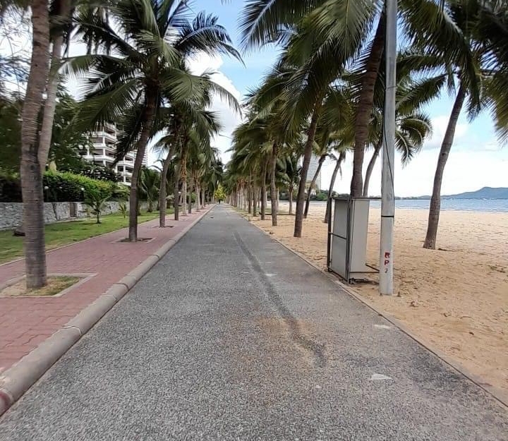 ขายบ้านทาวน์โฮม 3 ชั้นฝั่งทะเล 3 ห้องนอน 3 ห้องน้ำ บ้านอำเภอ นาจอมเทียน