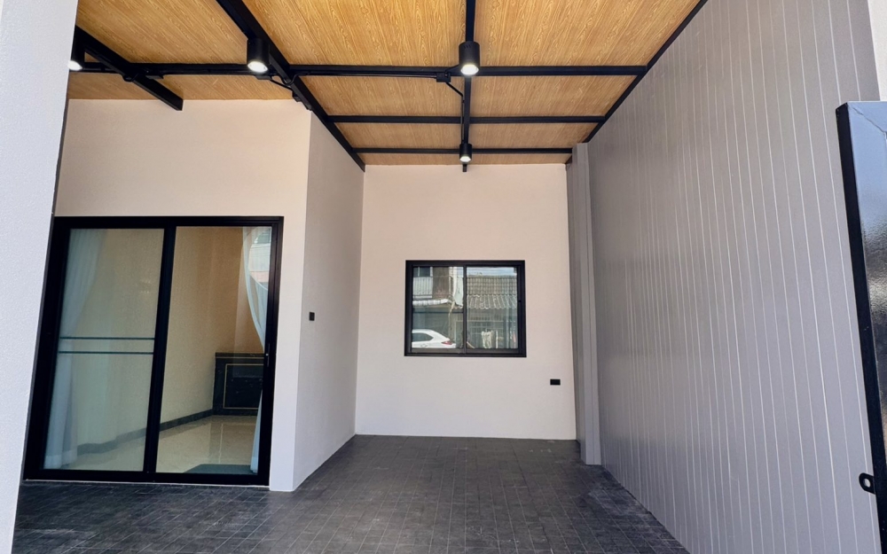 ขายทาวน์โฮม 2 ห้องนอน 2 ห้องน้ำ พัทยาติดสุขุมวิท (2)