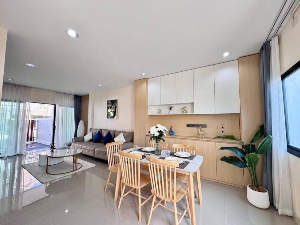 ขาย Townhome 2 ชั้น 3 ห้องนอน 3 ห้องน้ำ เนินพลับหวาน