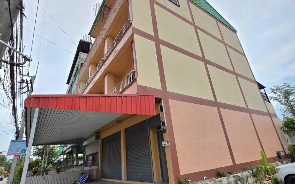 ให้เช่าอาคารพาณิชย์ 4 ชั้น 9 ห้องนอน 10 ห้องน้ำ ซอยปูเป็น จอมเทียน