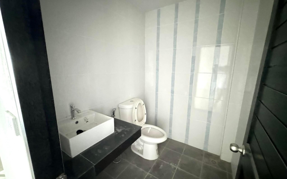 ขายทาวน์โฮม 2 ชั้น 3 ห้องนอน 2 ห้องน้ำ ซ.สยามคันทรีคลับ ใกล้ตลาดไร่วนาสินธ์ ติดเจ้าของ