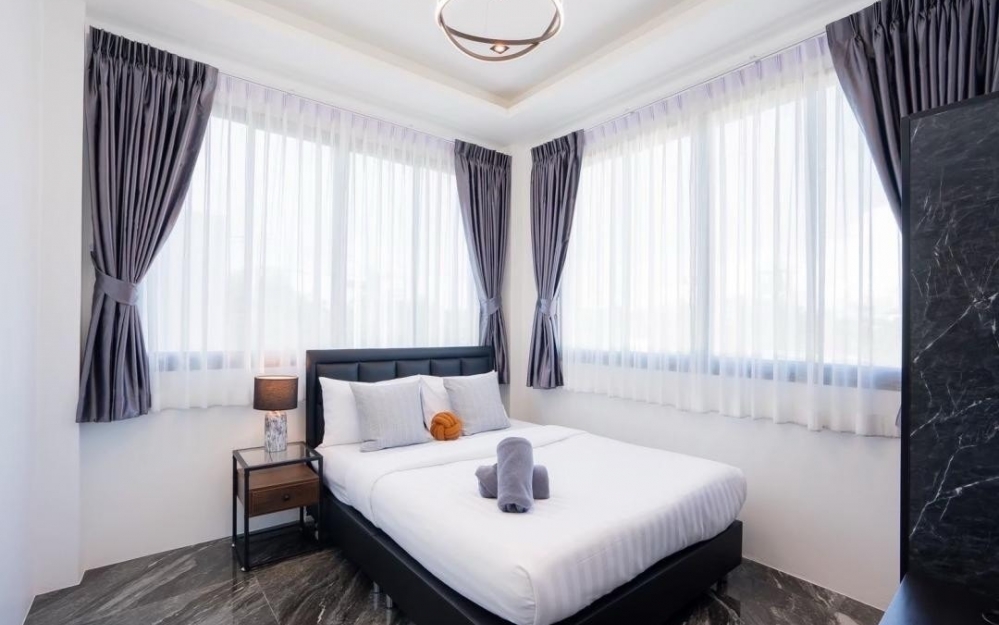 ให้เช่า Pool Villa 2 ชั้น 4 ห้องนอน 4 ห้องน้ำ ห้วยใหญ่