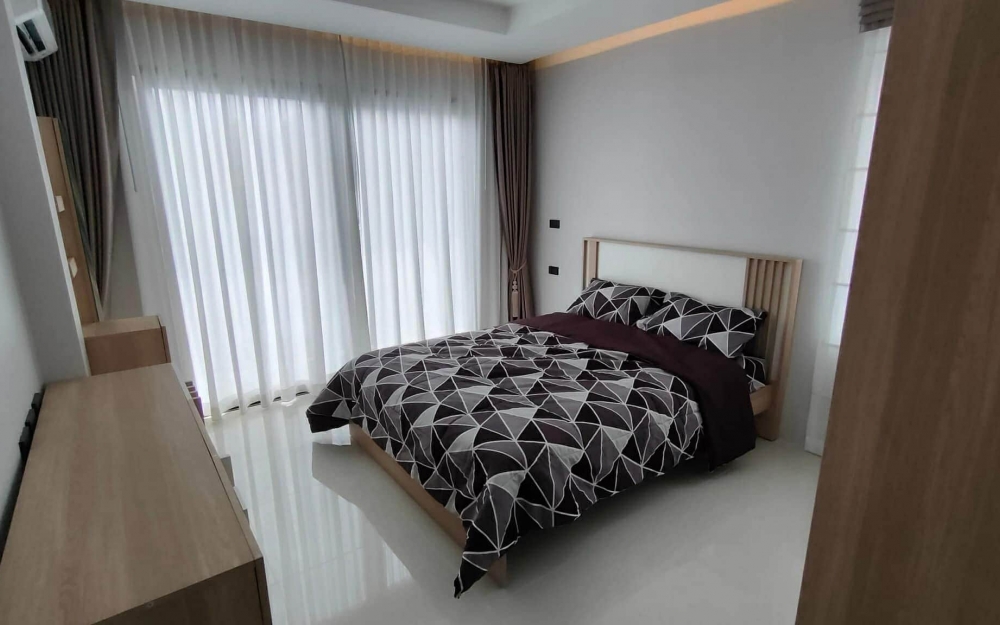 ให้เช่าพูลวิลล่า 3 ห้องนอน หนองปลาไหล