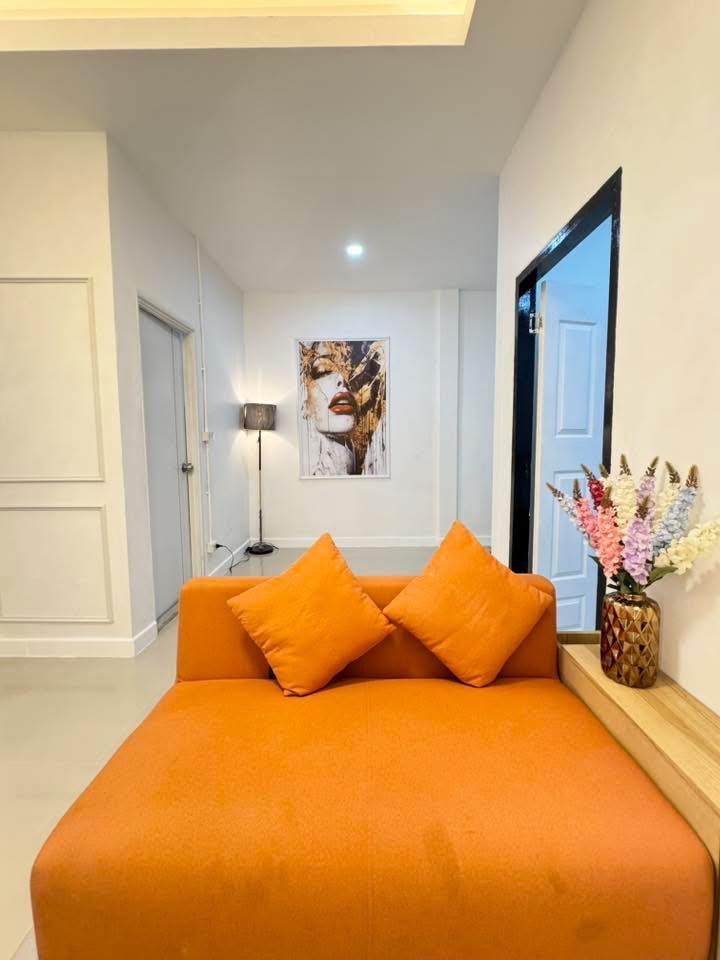 ขาย ทาวน์เฮ้าส์ 2 ห้องนอน 1 ห้องน้ำ เขาน้อย