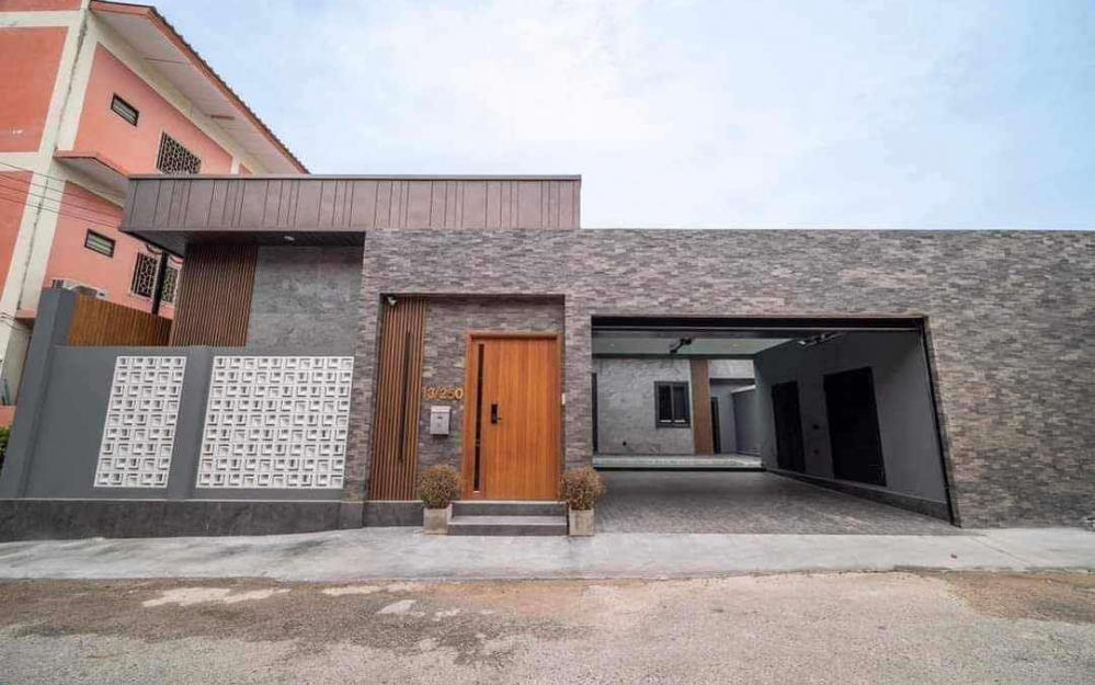 ปล่อยเช่ารายปี บ้าน Pool Villa 4 ห้องนอน 4 ห้องน้ำ พัทยากลาง ติดเจ้าของ