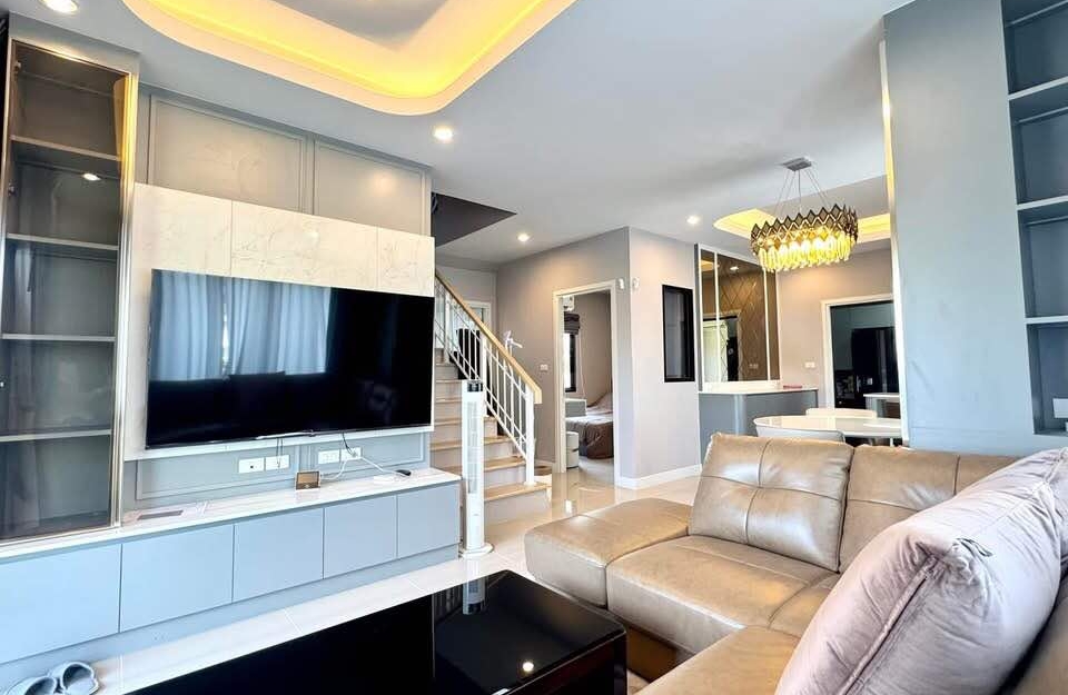 ขายบ้านเดี่ยว 2 ชั้น 4 ห้องนอน พัทยาเหนือ (2)	 Detached house for sale 2 floors 4