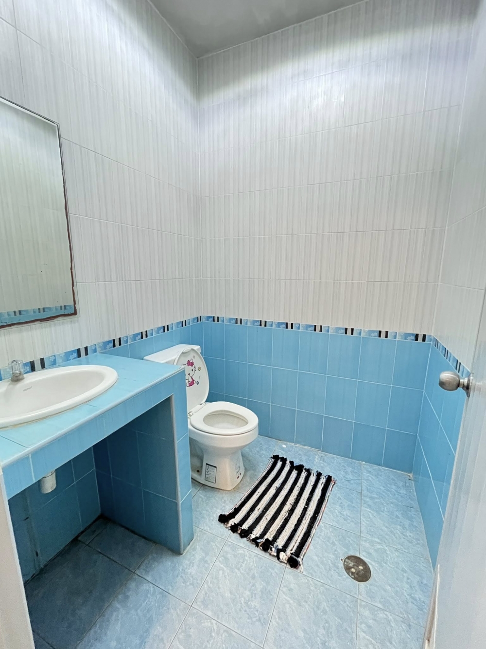 ขาย ทาวน์เฮ้าส์ 2 ห้องนอน 1 ห้องน้ำ เขาน้อย (2)