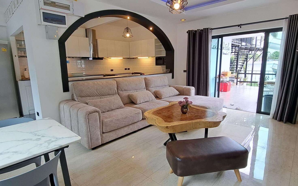 ขายพร้อมผู้เช่าบ้าน Pool Villa นาจอมเทียน 6 ห้องนอน 5 ห้องน้ำ (2)