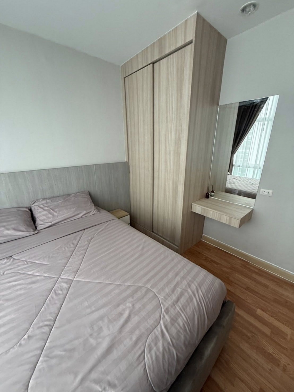 เดอะ ทวิน ทาวเวอร์ จอมเทียน