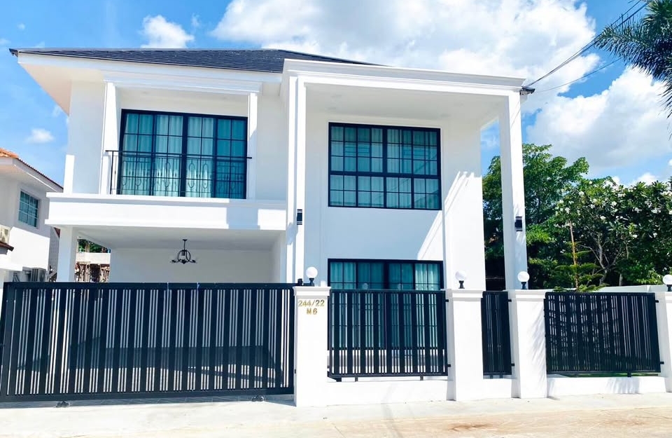 ให้เช่า Pool Villa 2 ชั้น 4 ห้องนอน 5 ห้องน้ำ ซอยสยาม