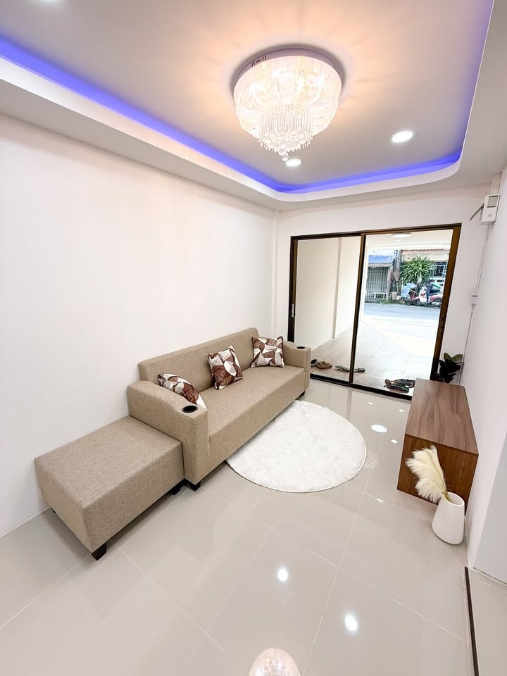 ขาย Town House 2 ห้องนอน 1 ห้องน้ำ เขาน้อย (2)