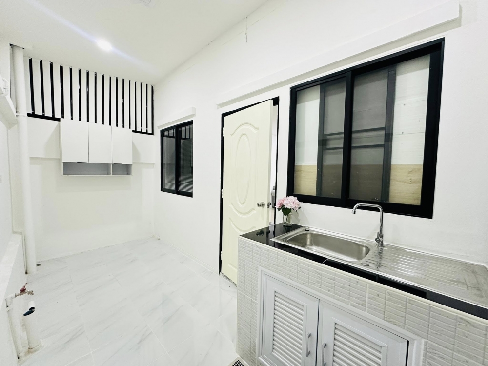 ขาย Town Home 2 ชั้น 3 ห้องนอน 3 ห้องน้ำ เนินพลับหวาน (2)