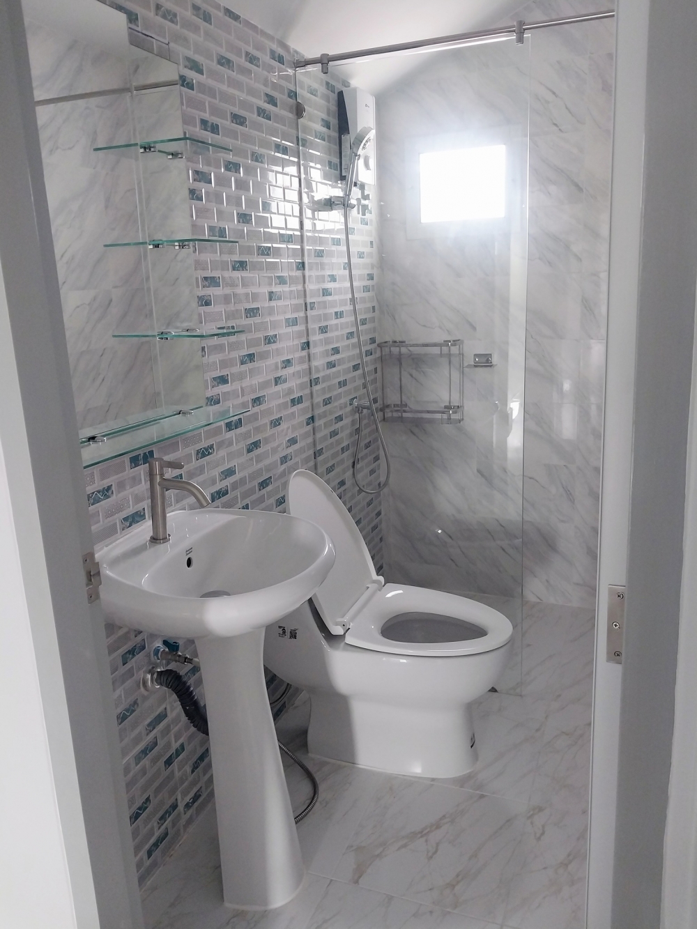 ขาย บ้านแฝด 2 ชั้น 3 ห้องนอน 2 ห้องน้ำ เนินพลับหวาน (2)