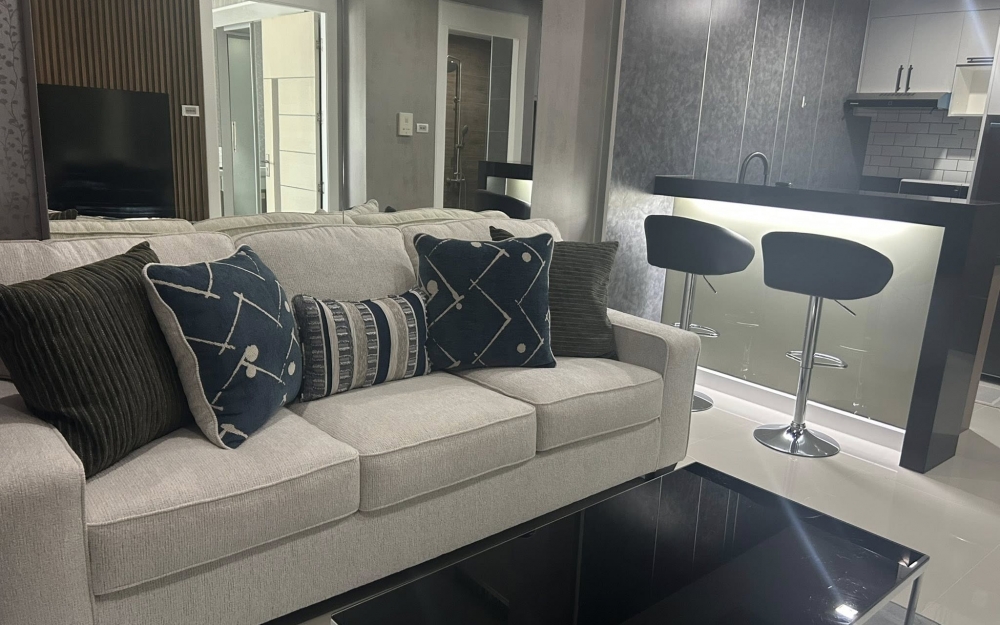 ให้เช่า Apus Condominium เอปัส คอนโดมิเนียม 1 ห้องนอน วิวสระ