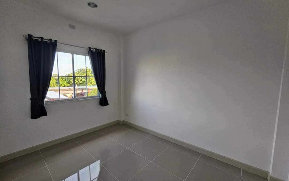 ปล่อยเช่ารายปี ทาวน์โฮม 2 ชั้น ซอยสยามคันทรี 3 ห้องนอน 3 ห้องน้ำ