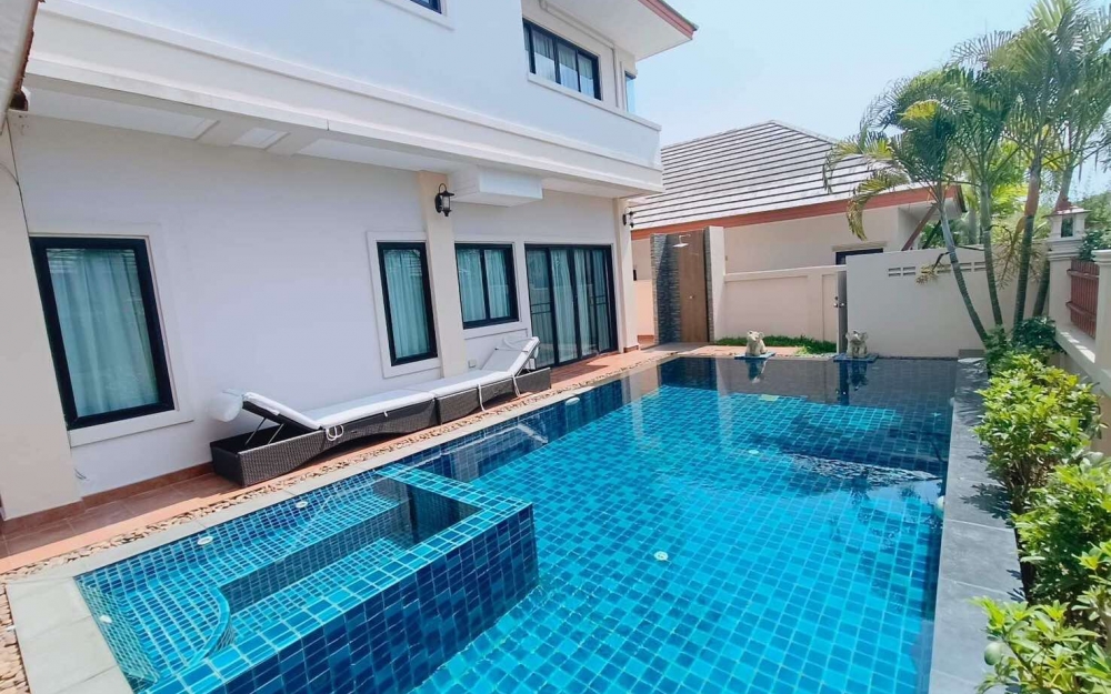 ให้เช่าพูลวิลล่า 3 ห้องนอน บ้านอำเภอ