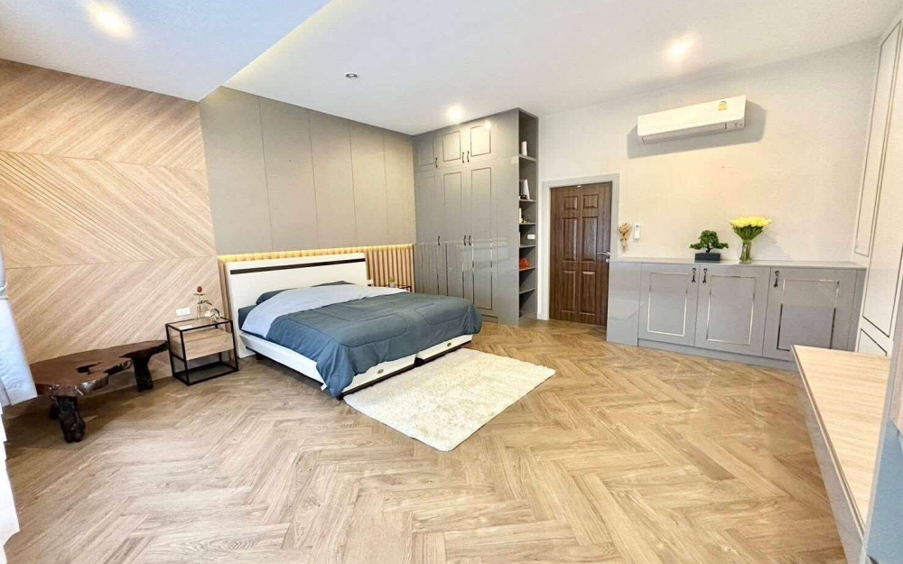 ให้เช่าพูลวิลล่า 6 ห้องนอน ห้วยใหญ่