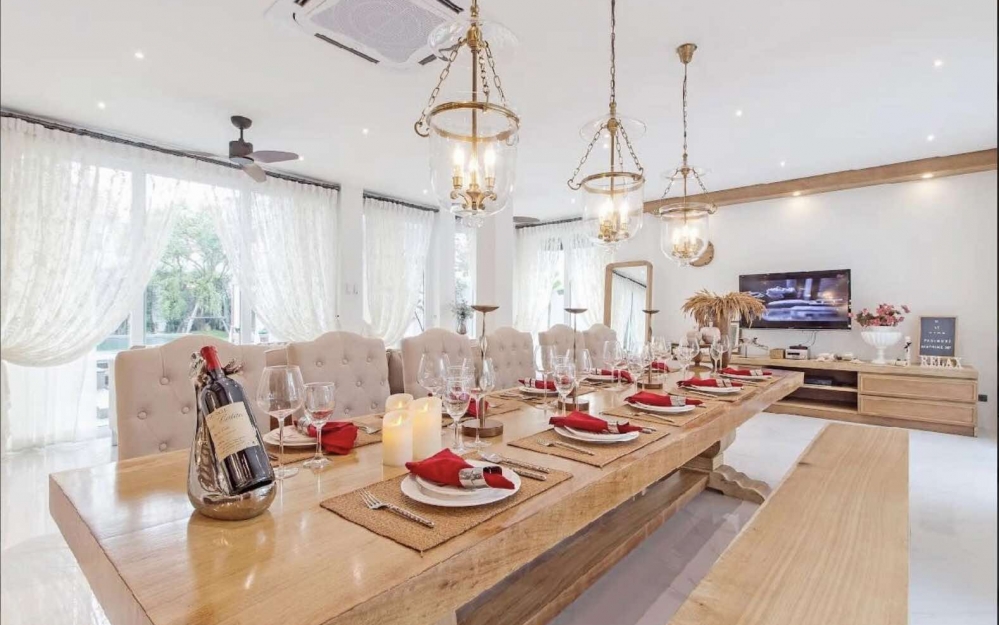 ปล่อยเช่ารายปี บ้าน Pool Villa 2 ชั้น พัทยา 5 ห้องนอน 5 ห้องน้ำ