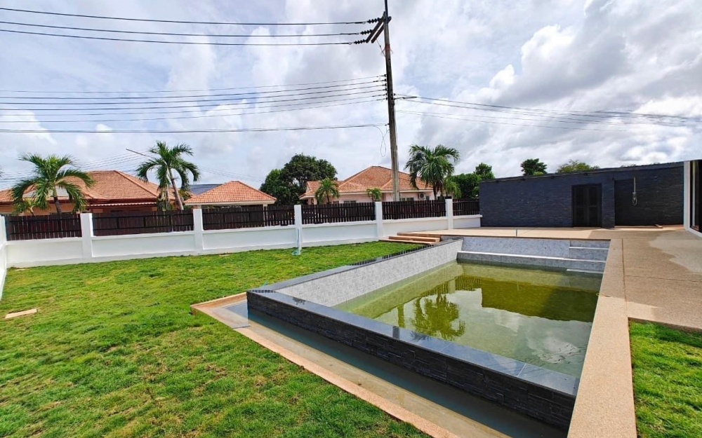 ขายบ้าน Pool Villa 4 ห้องนอน 3 ห้องน้ำ สยามคันทรีคลับ