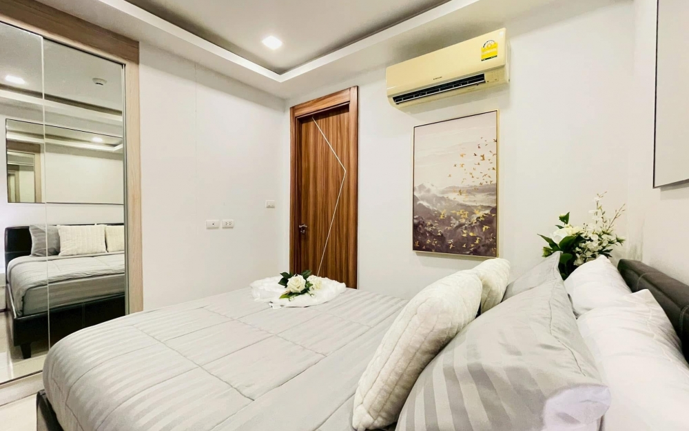 ขาย Arcadia Beach Resort Pattaya อะคาเดีย บีช รีสอร์ท พัทยา 1 ห้องนอน วิวสระ (2)