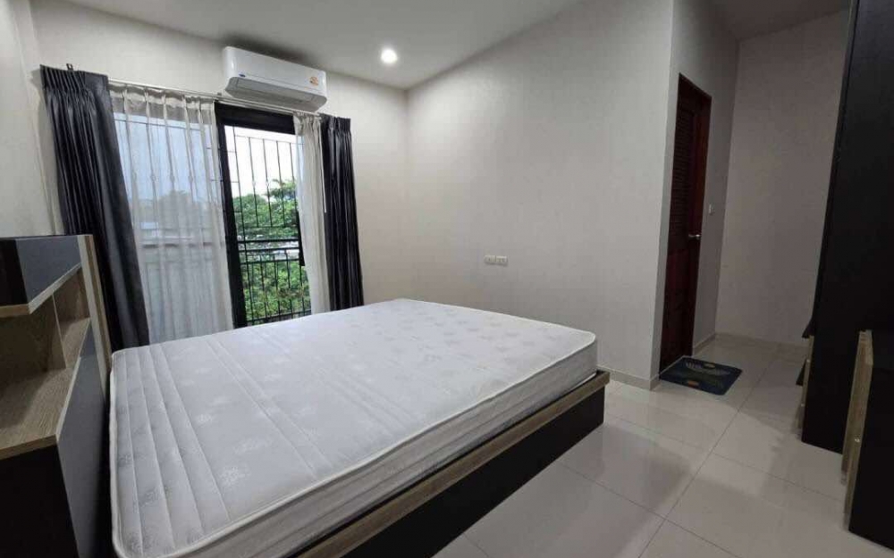 ขายทาวน์โฮม 3 ชั้น 4 ห้องนอน 5 ห้องน้ำ เขาตาโล (3)