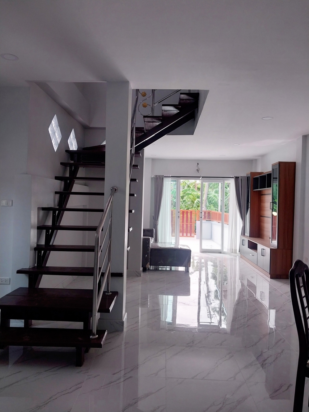 ขาย บ้านแฝด 2 ชั้น 3 ห้องนอน 2 ห้องน้ำ เนินพลับหวาน (2)