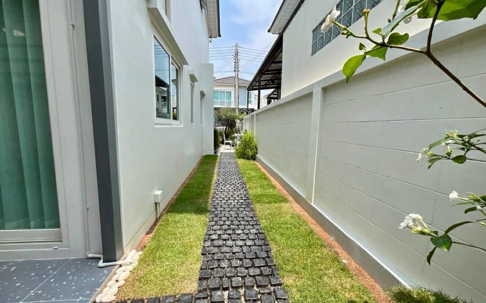 ให้เช่าบ้านเดี่ยว 2 ชั้น 3 ห้องนอน 3 ห้องน้ำ พัทยา