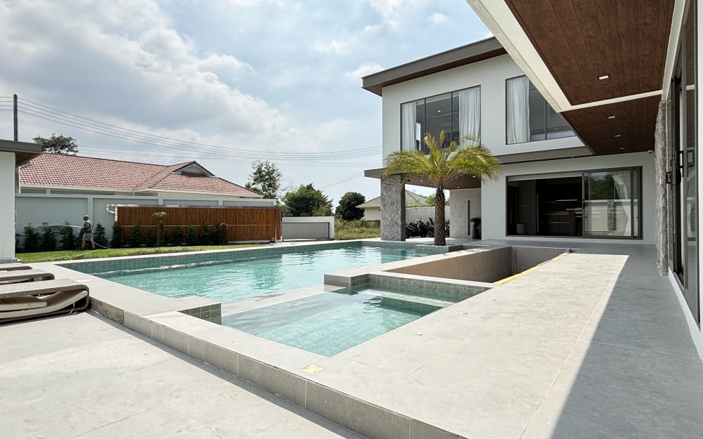 ขาย Pool Villa 2 ชั้น 7 ห้องนอน 8 ห้องน้ำ ห้วยใหญ่ (2)
