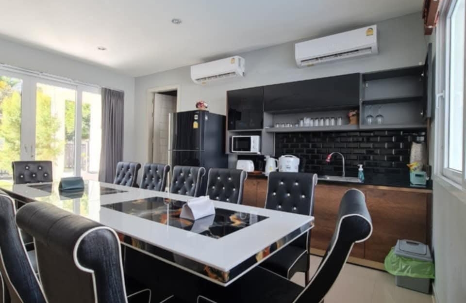 For rent Pool Villa 4 bedrooms 5 bathrooms Bang Saray