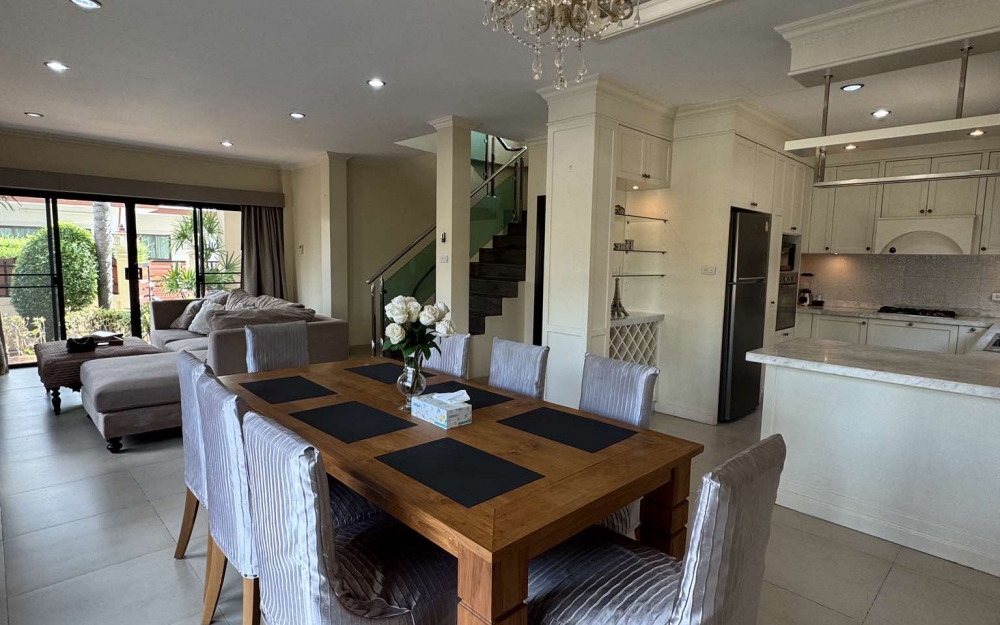 ให้เช่าพูลวิลล่า 3 ห้องนอน บ้านอำเภอ