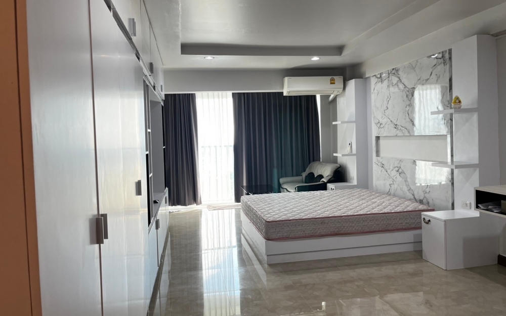 ให้เช่า Sombat Pattaya Condotel Pratumnak สมบัติ พัทยา คอนโดเทล พระตำหนัก Studio วิวทะเล