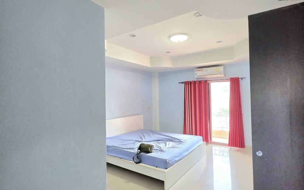 ขายอาคารพาณิชย์ 4 ชั้น 9 ห้องนอน 10 ห้องน้ำ ซอยปูเป็น จอมเทียน (2)