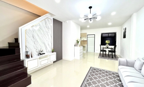 ขาย Town Home 2 ชั้น 3 ห้องนอน 3 ห้องน้ำ เนินพลับหวาน (2)