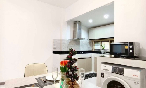 ขายทาวน์โฮม 2 ชั้น 2 ห้องนอน ซอยสยามคันทรีคลับ (2)