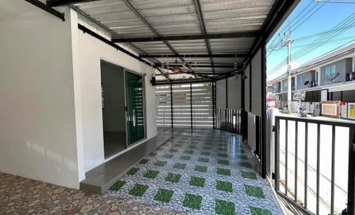 ขายพร้อมผู้เช่า ทาวน์โฮม 2 ชั้น หลังมุม 3 ห้องนอน 2 ห้องน้ำ เครือสหพัฒน์-ศรีราชา