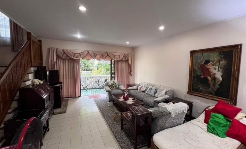 ขายบ้านทาวน์โฮม 3 ชั้นฝั่งทะเล 3 ห้องนอน 3 ห้องน้ำ บ้านอำเภอ นาจอมเทียน