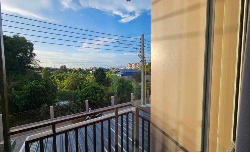 ปล่อยเช่ารายปี ทาวน์โฮม 2 ชั้น ซอยสยามคันทรี 3 ห้องนอน 3 ห้องน้ำ