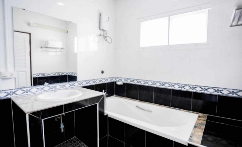 ปล่อยเช่าบ้าน Pool Villa สำหรับทำธุรกิจ 6 ห้องนอน 7 ห้องน้ำ พัทยากลาง