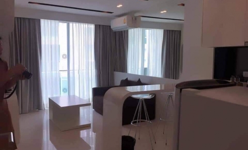 ขาย City Center Residence Central Pattaya ซิตี้ เซ็นเตอร์ เรสซิเด้น พัทยากลาง 1 ห้องนอน วิวสระ (2)