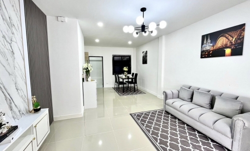 ขาย Town Home 2 ชั้น 3 ห้องนอน 3 ห้องน้ำ เนินพลับหวาน (2)