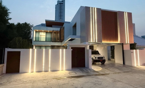 ให้เช่า Pool Villa 2 ชั้น 4 ห้องนอน 5 ห้องน้ำ ใกล้หาดจอมเทียน