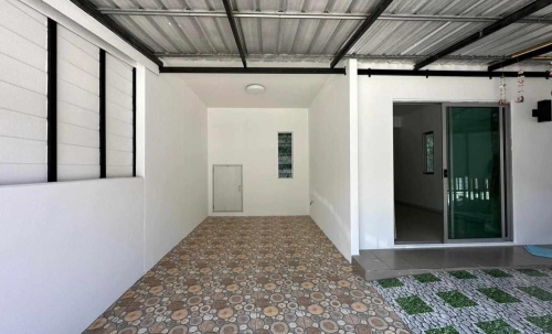 ขายพร้อมผู้เช่า ทาวน์โฮม 2 ชั้น หลังมุม 3 ห้องนอน 2 ห้องน้ำ เครือสหพัฒน์-ศรีราชา